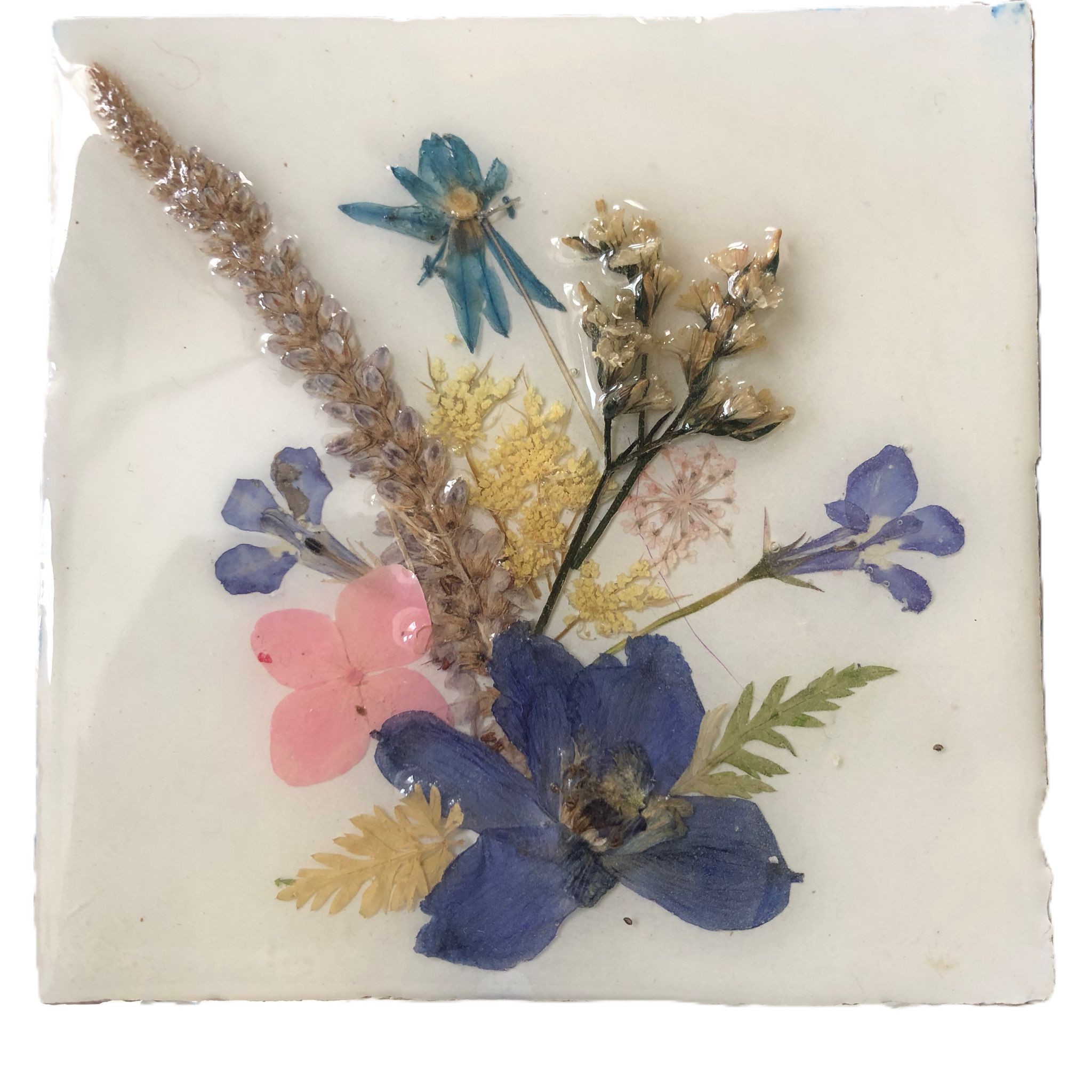 Tegel met echte droogbloemen en epoxy